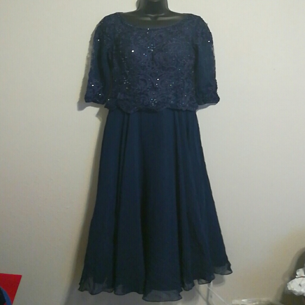 Gorgeous Navy Blue Gown in Sz L